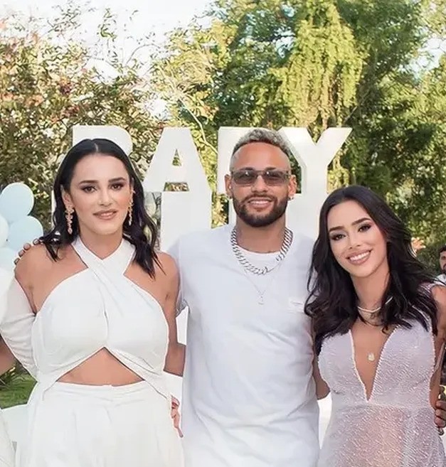 Neymar com Bruna e Telma - Foto: Reprodução 