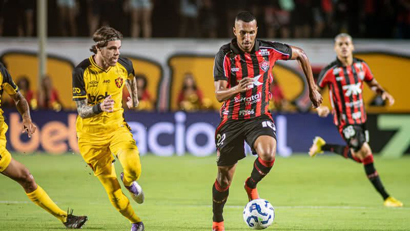 Lucas Braga com as cores do Esporte Clube Vitória - Foto: Victor Ferreira / ECV