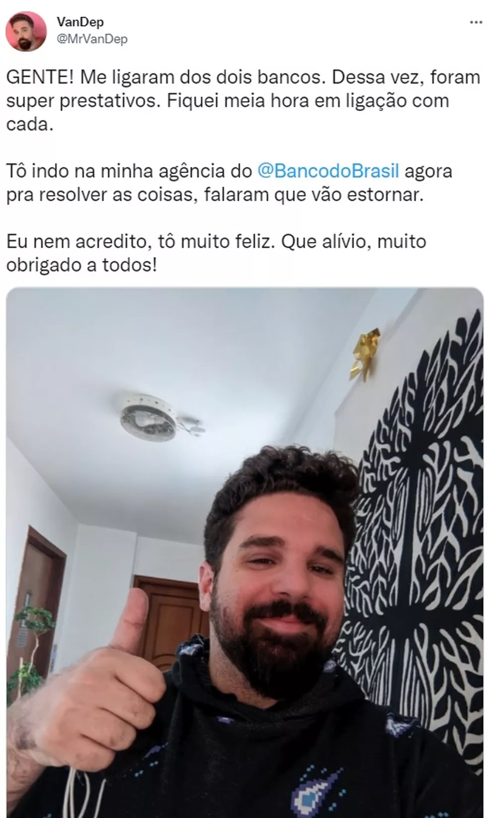 Bruno De Paula publica nas redes sociais o desfecho da história do roubo do celular em São Paulo. — Foto: Reprodução/Twitter