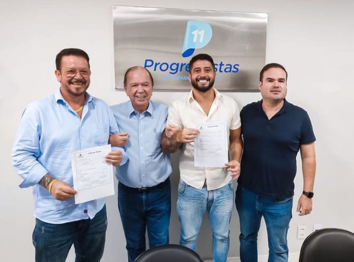 Manassés e Felipe posaram com João Leão e Cacá Leão