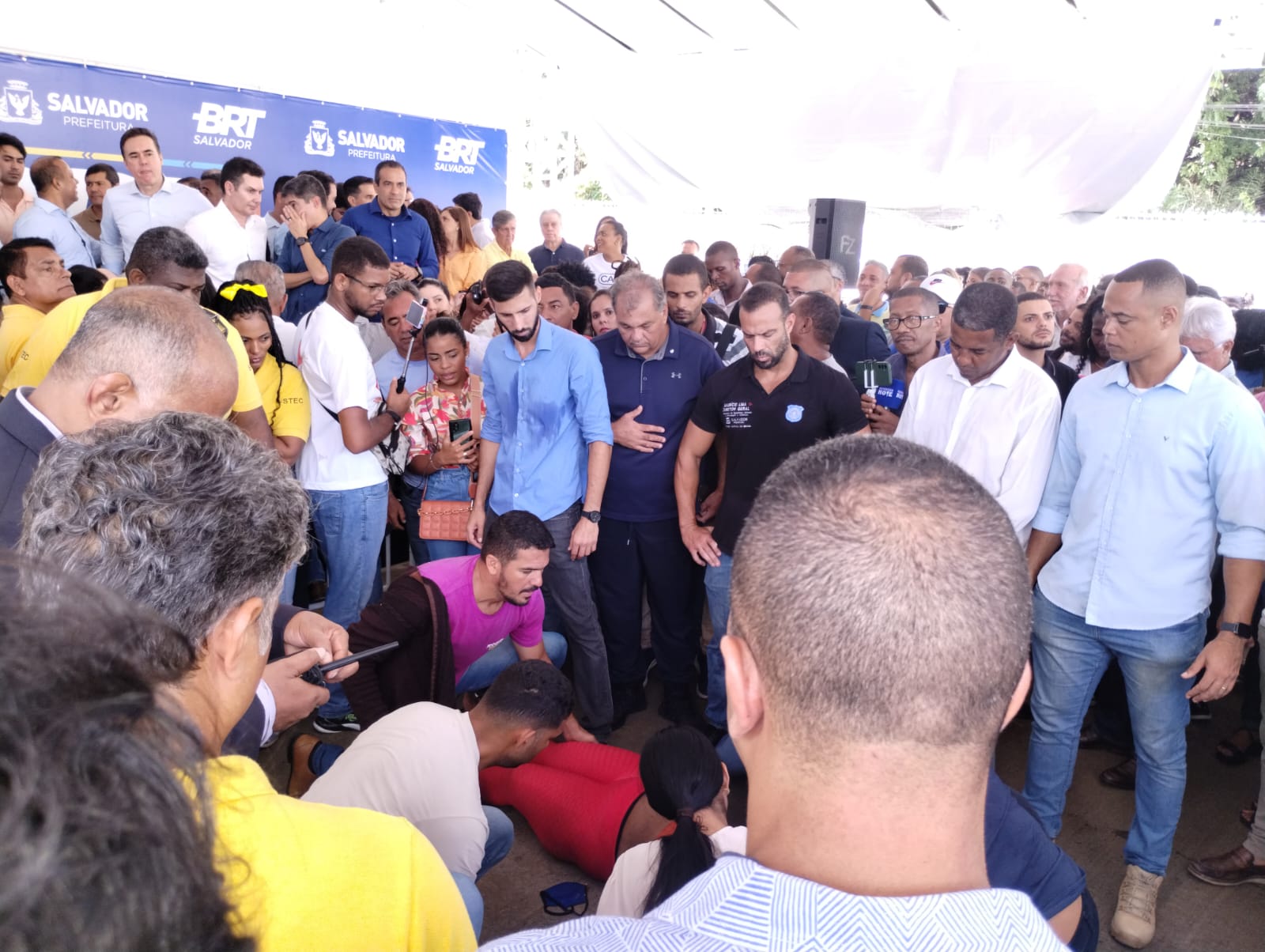 Mulher passa mal durante evento da prefeitura de Salvador